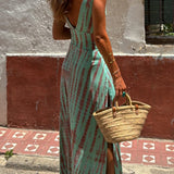 Bianca – Vestido com Design Ousado e Decote Profundo