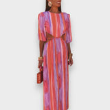 Paloma – O Vestido com um Toque de Atrevimento