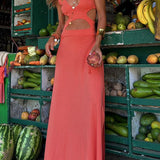 Bianca – Vestido com Design Ousado e Decote Profundo