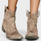 Carlota – Elegância Intemporal