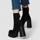 Olga – Botas com estilo moderno com o conforto da camurça