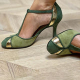 Taviana | Escarpins em patchwork com tira em T e biqueira fechada